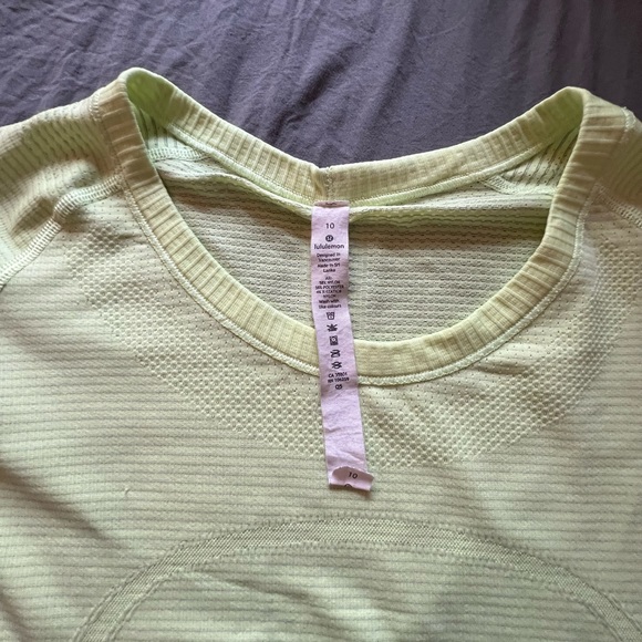 lululemon long sleeve - Picture 3 of 4